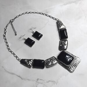 Crystal Embellished Silver Tone and Black Acrylic Statement Necklace Set